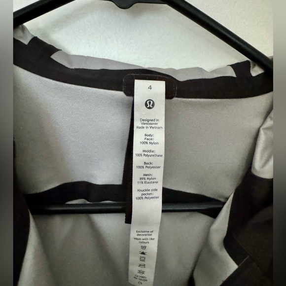 Lululemon Rain Jacket - Picture 5 of 5